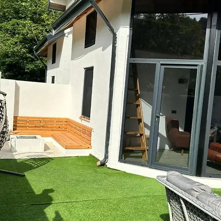 Sicak Havuzlu Ve Jakuzili 1 Sakarya (Marmara)