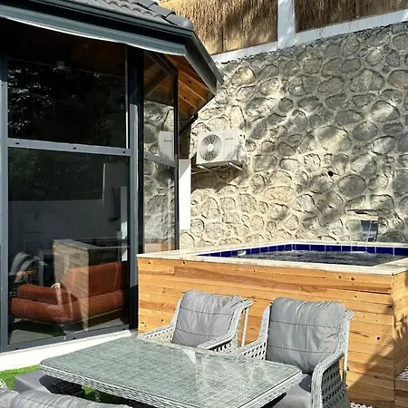 Sicak Havuzlu Ve Jakuzili 1 * Sakarya (Marmara)