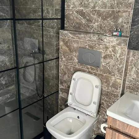 Sicak Havuzlu Ve Jakuzili 1 *
